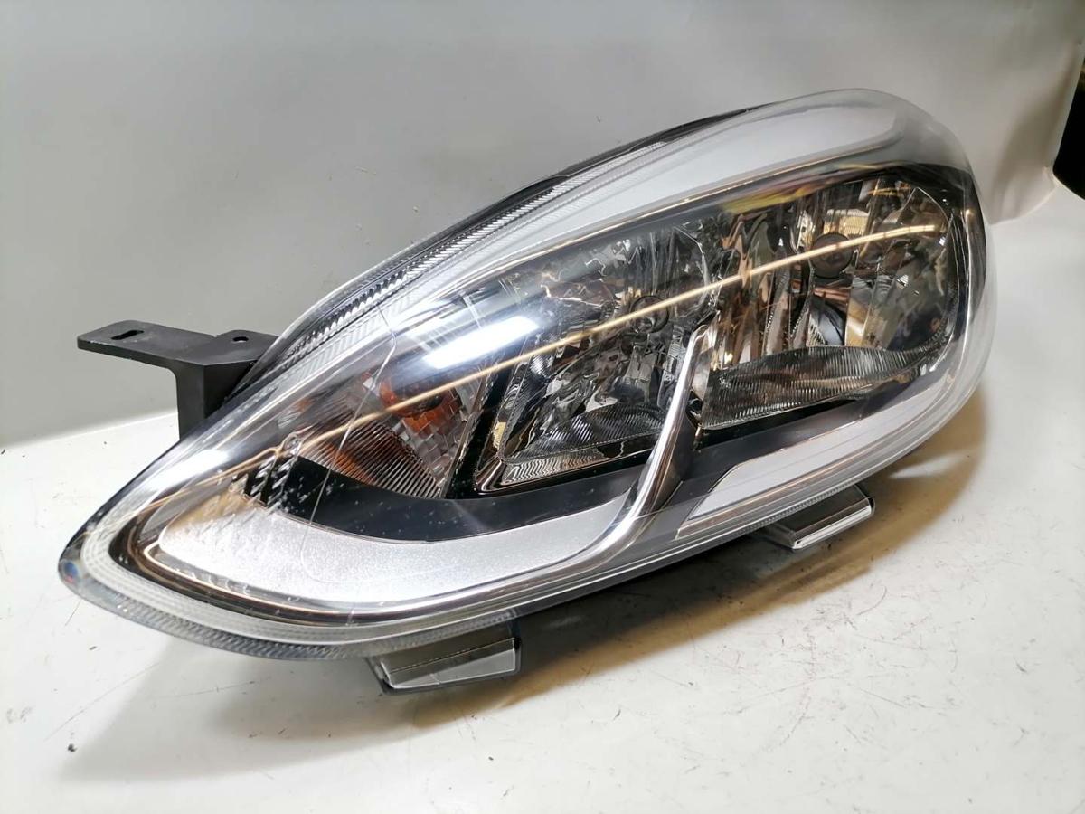 Ford Fiesta MK7 original Scheinwerfer vorn links Halogen Bj.2018